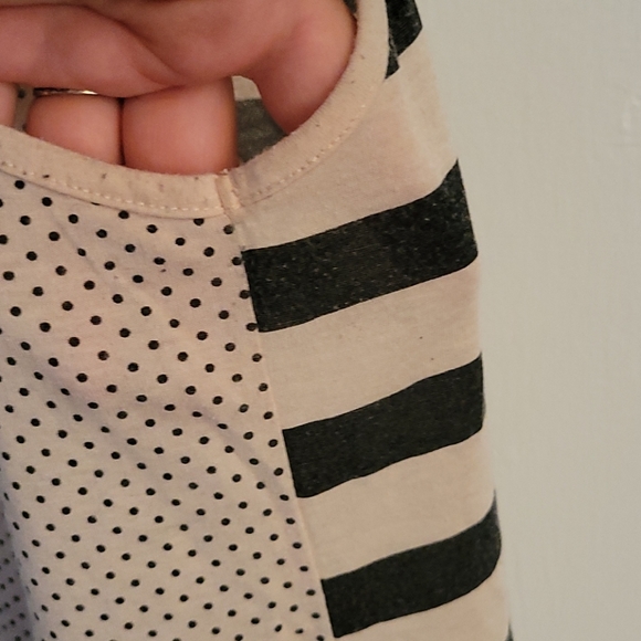 Volcom Tank - Picture 4 of 6